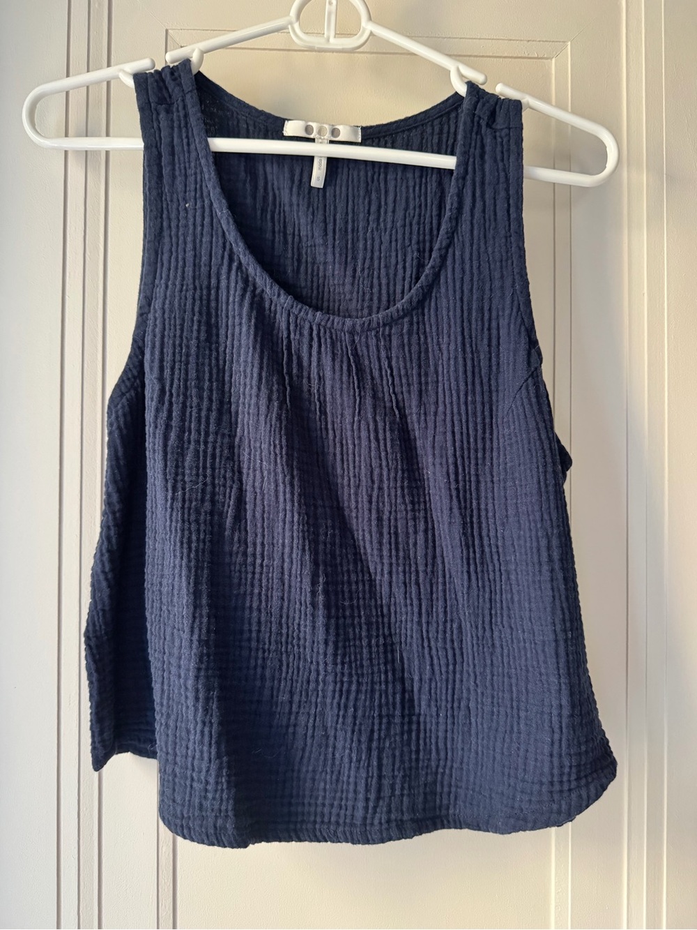 Three Dots Navy Textured Linen Scoop Tank